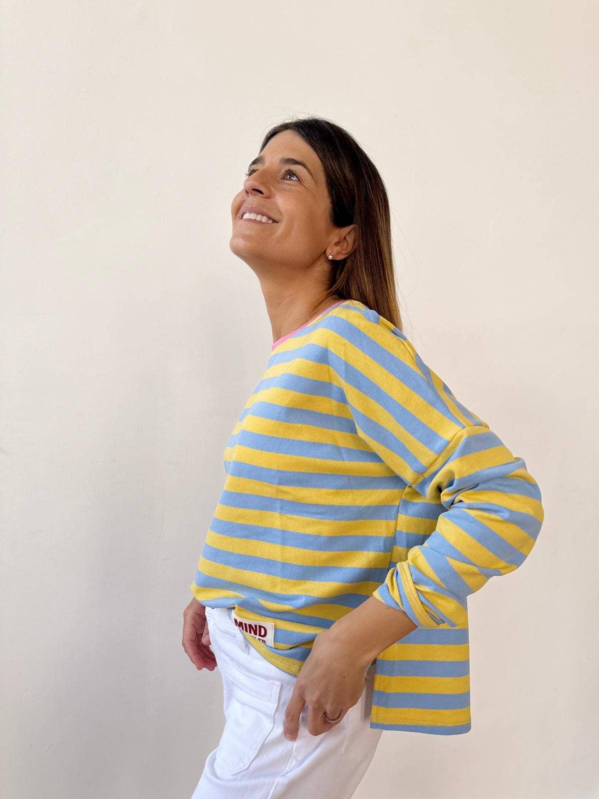 Núria Himmelblaues T-Shirt