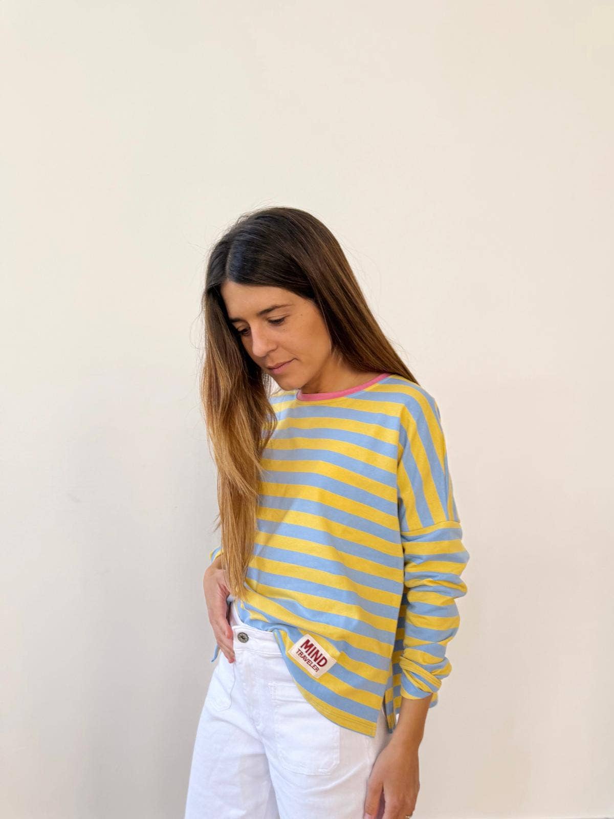 Núria Himmelblaues T-Shirt