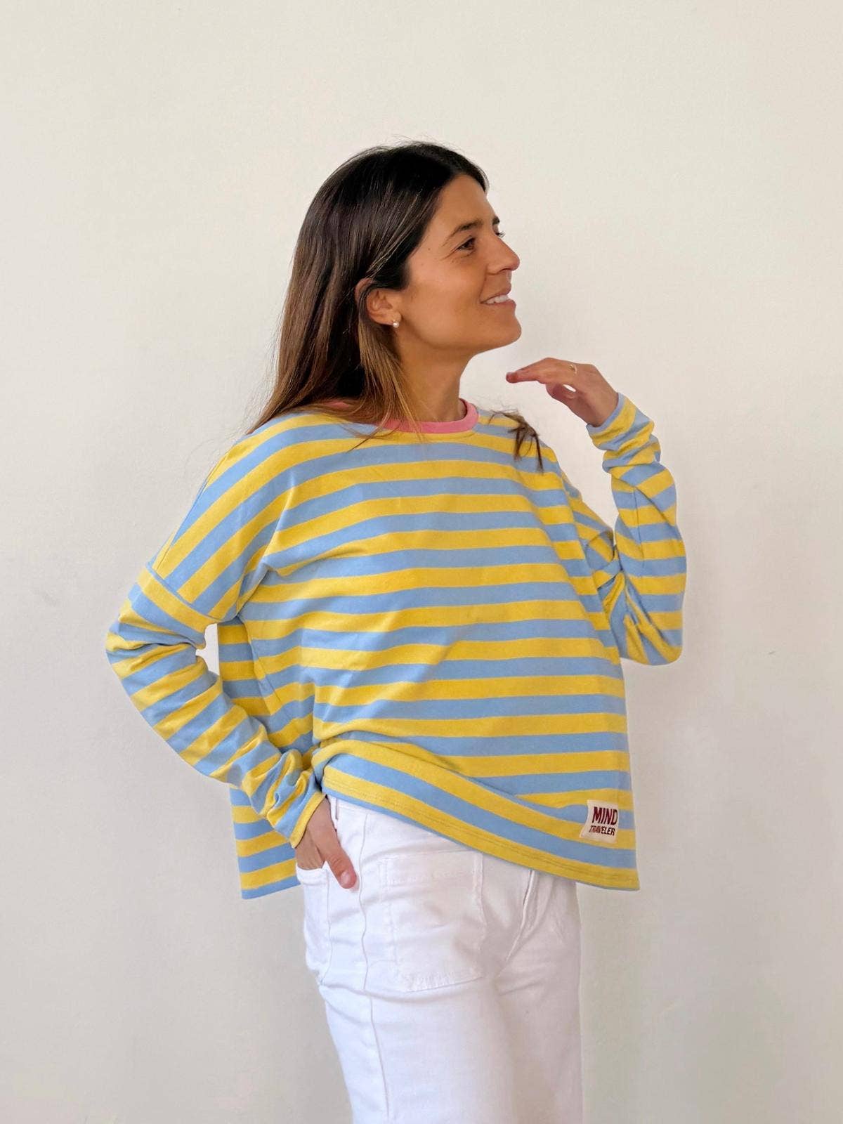 Núria Himmelblaues T-Shirt