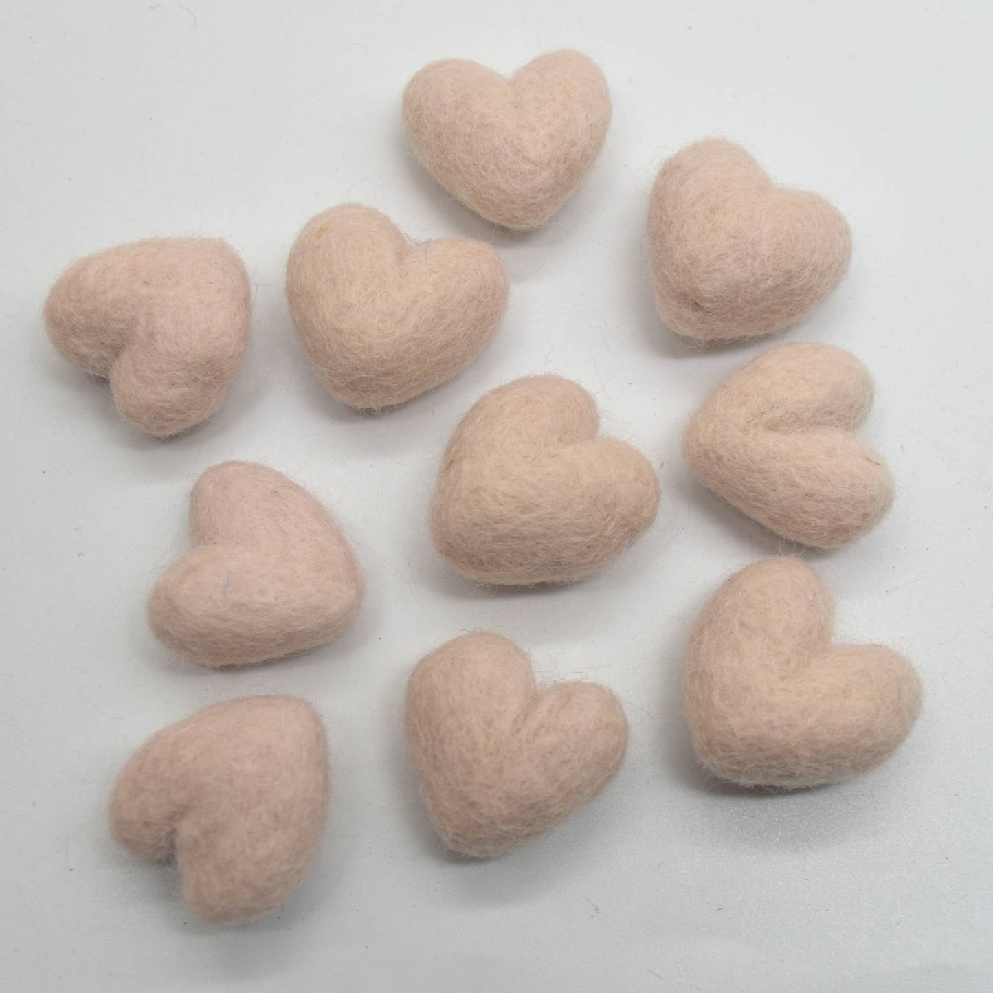 Wollfilzherzen 10 Stück 3 cm Hellrosa Babyrosa
