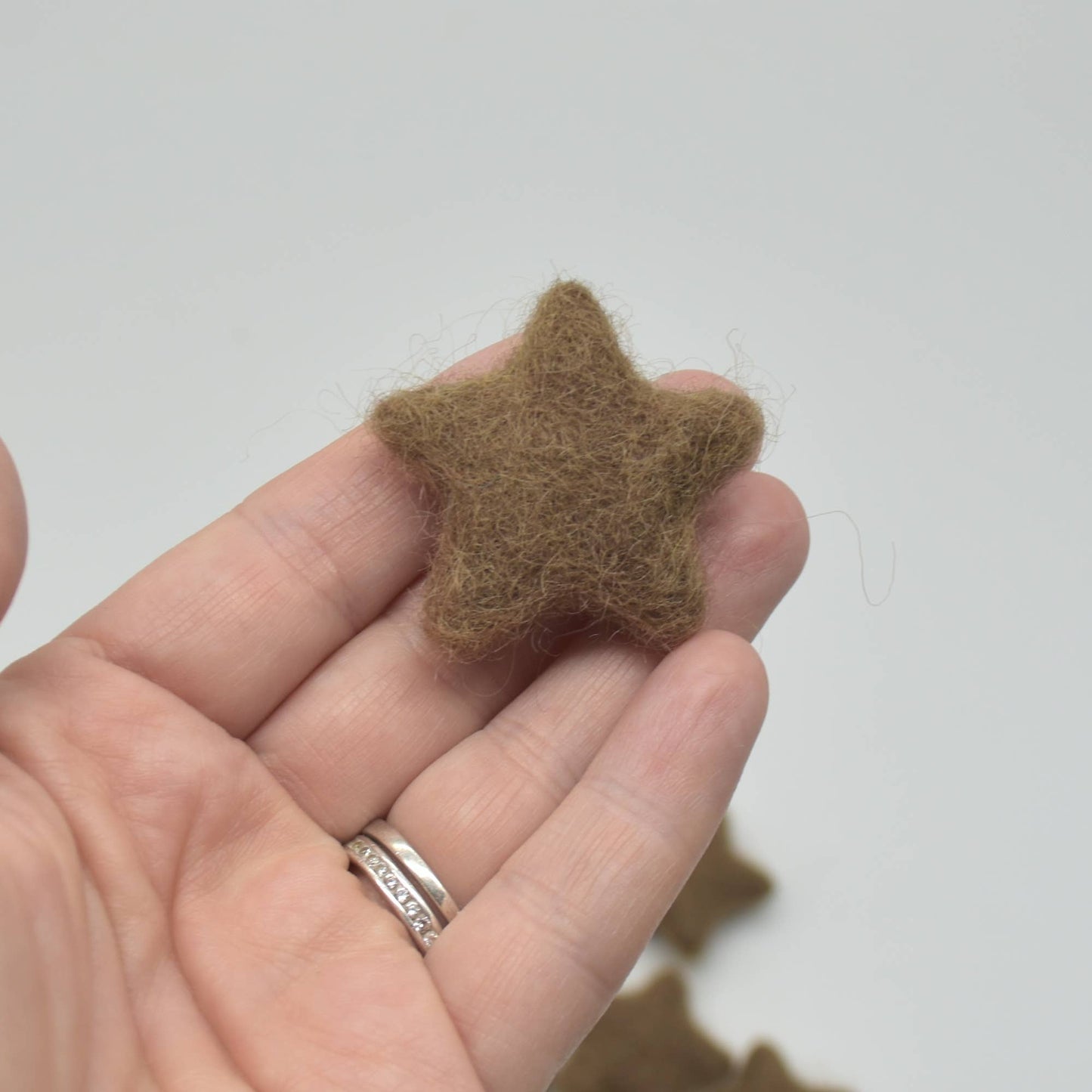 Wollfilzsterne 10 Stück 3,5 cm Hellbraun