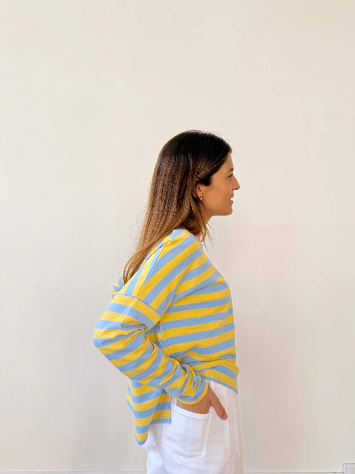 Núria Himmelblaues T-Shirt