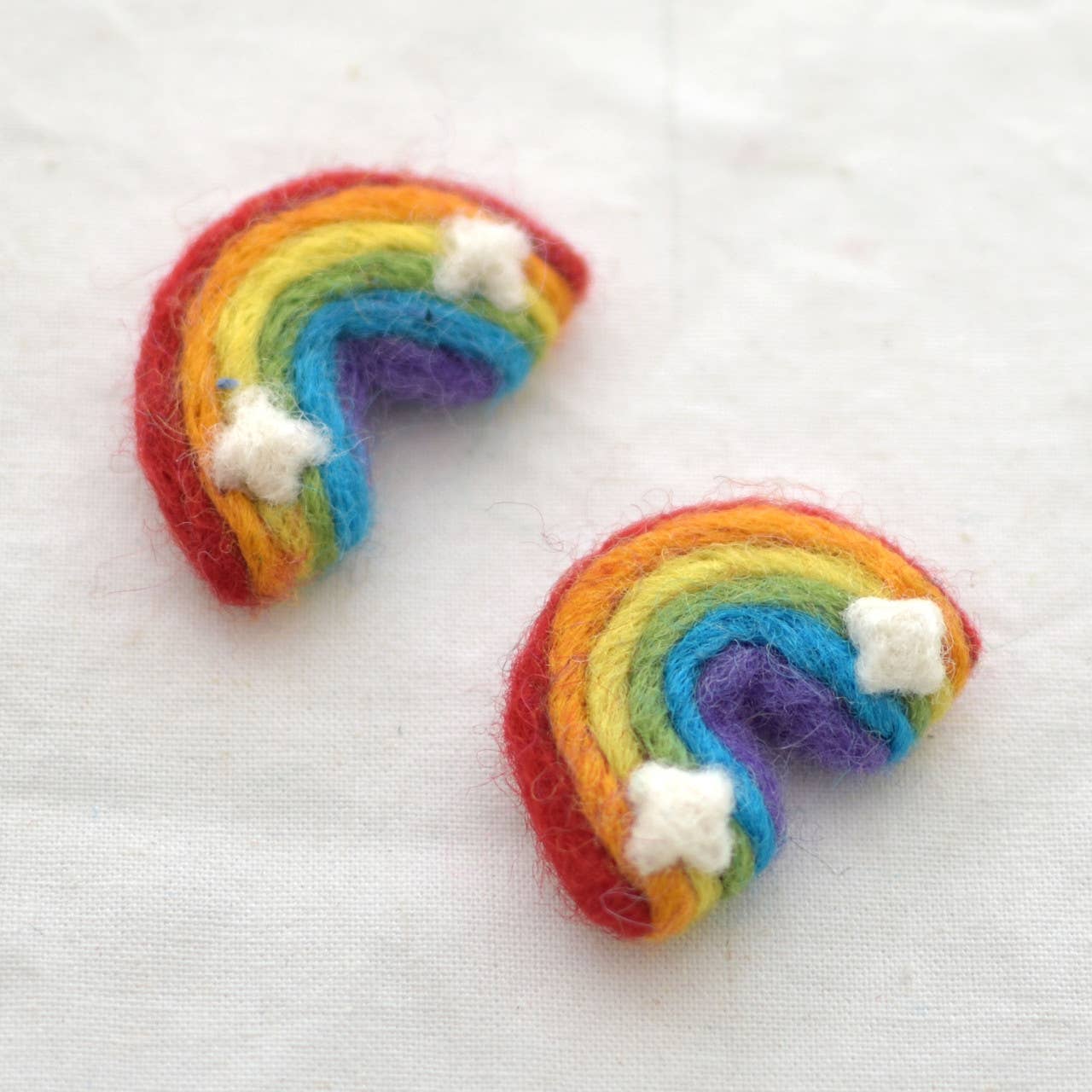 100% Wollfilz Regenbögen - 10 Stück - 4,5 cm - 5,5 cm - Hell