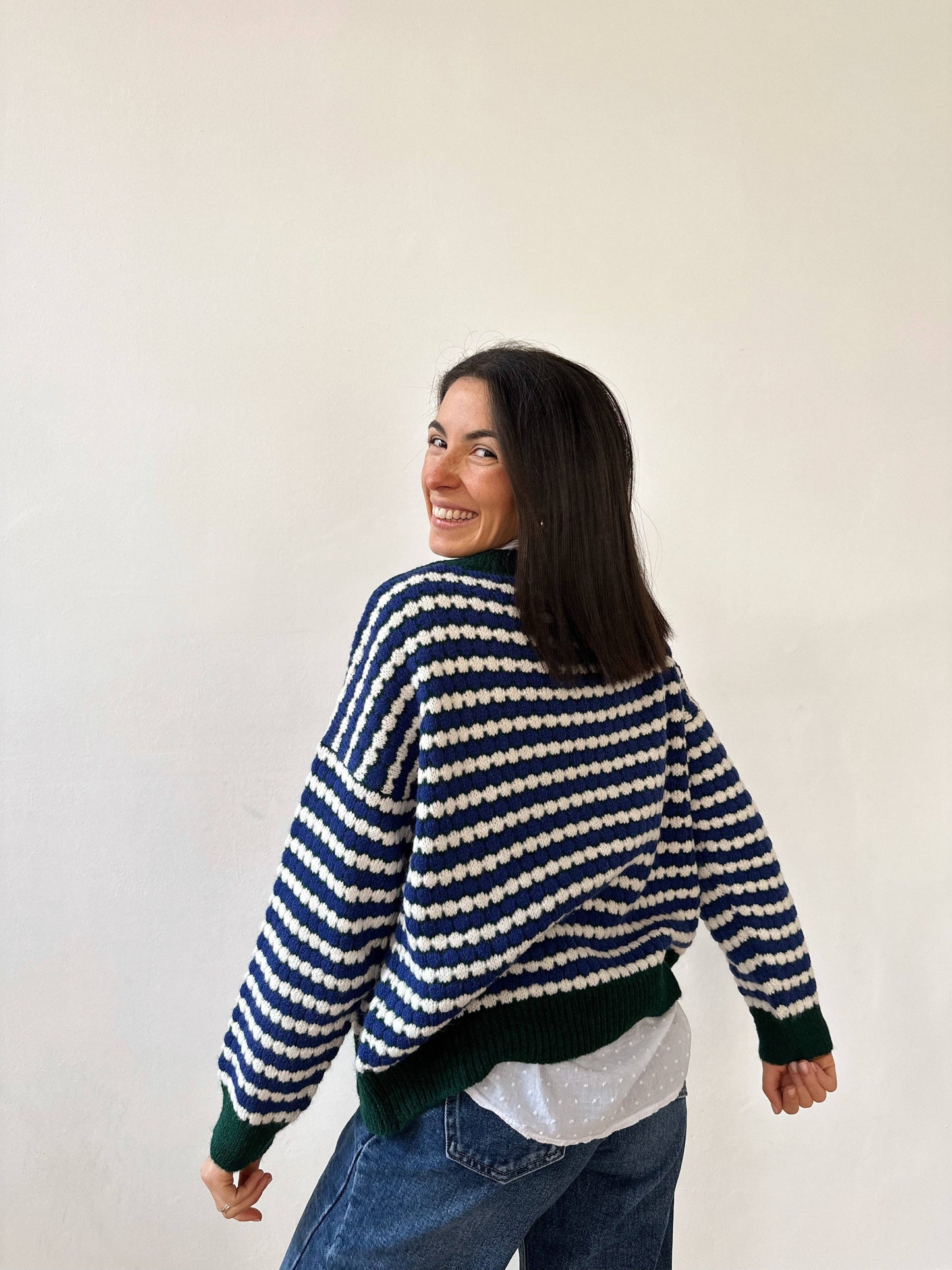 Grüner Strickpullover