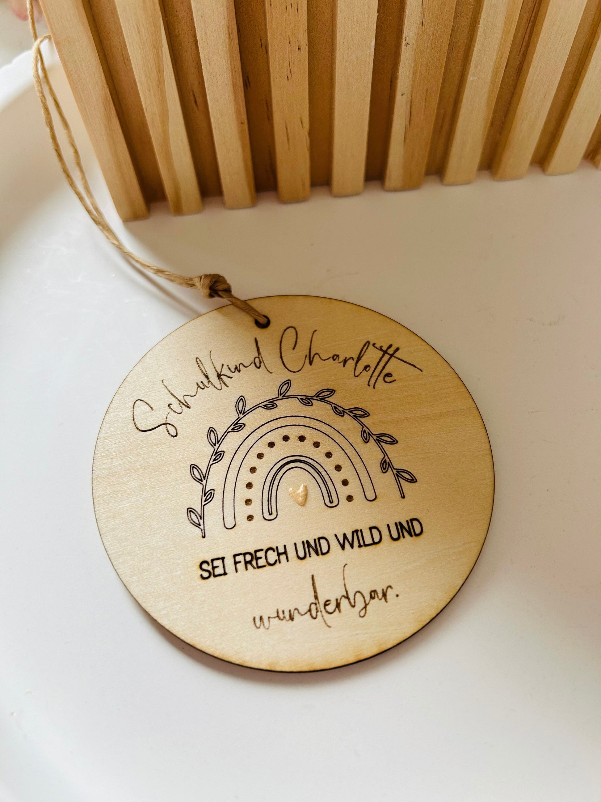 Anhänger Schultüte, Schulkind, Schulanfang, Schultüte, Geschenk zum Schulbeginn, Anhänger Holz, Regenbogen, personalisiert, Anhänger Name