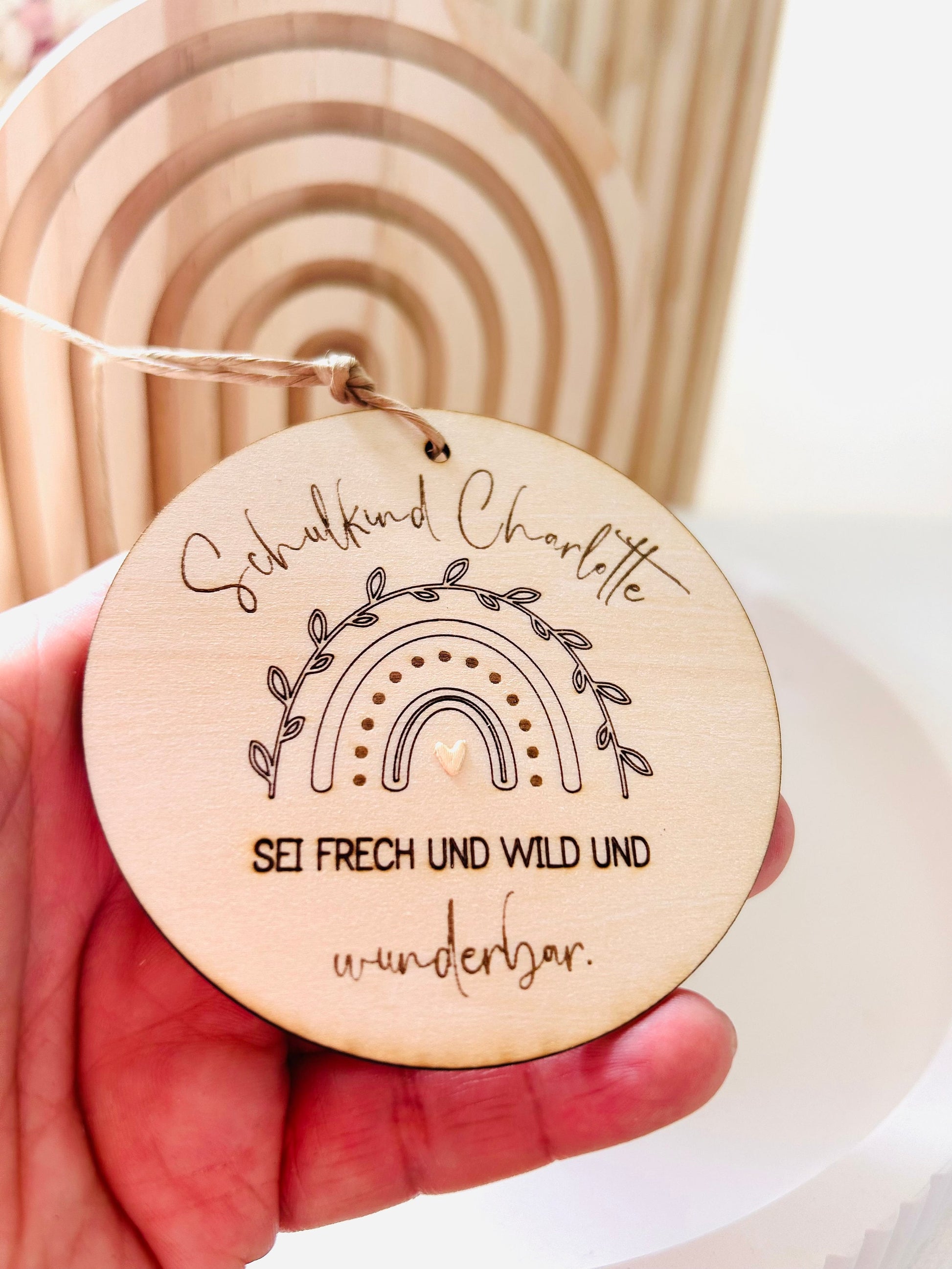 Anhänger Schultüte, Schulkind, Schulanfang, Schultüte, Geschenk zum Schulbeginn, Anhänger Holz, Regenbogen, personalisiert, Anhänger Name