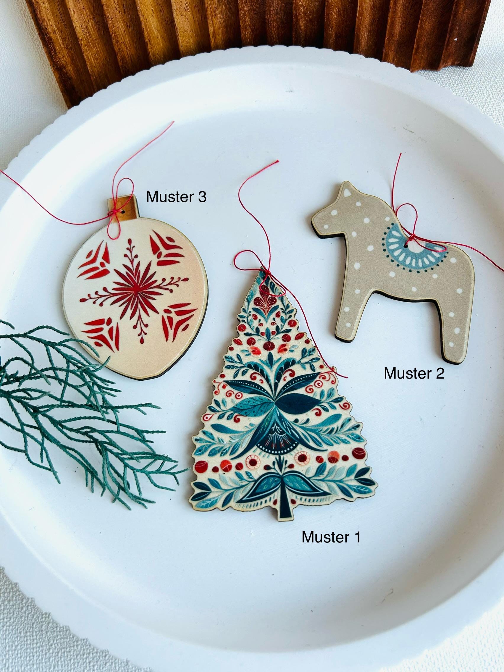Holz Anhänger, Baumschmuck, Anhänger Weihnachtsbaum, Christbaumschmuck, personalisiert, Weihnachtsdeko, Gastgeschenk Weihnachten, Folk Art,
