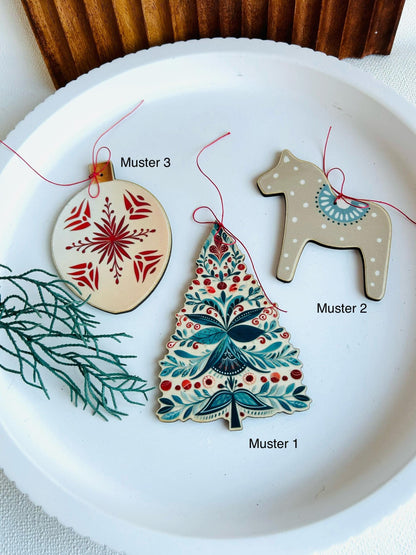 Holz Anhänger, Baumschmuck, Anhänger Weihnachtsbaum, Christbaumschmuck, personalisiert, Weihnachtsdeko, Gastgeschenk Weihnachten, Folk Art,