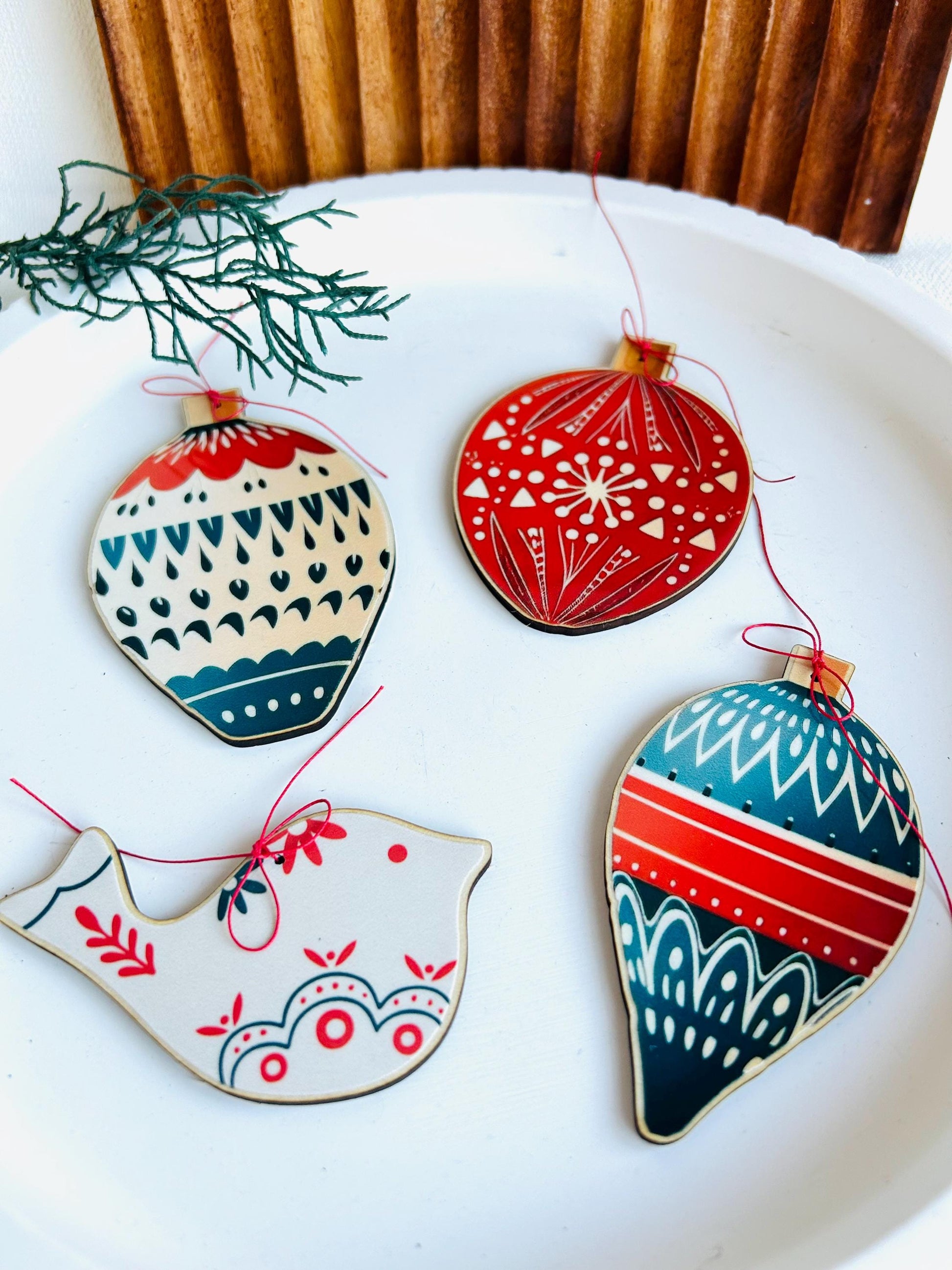 Holz Anhänger, Baumschmuck, Anhänger Weihnachtsbaum, Christbaumschmuck, personalisiert, Weihnachtsdeko, Gastgeschenk Weihnachten, Folk Art,