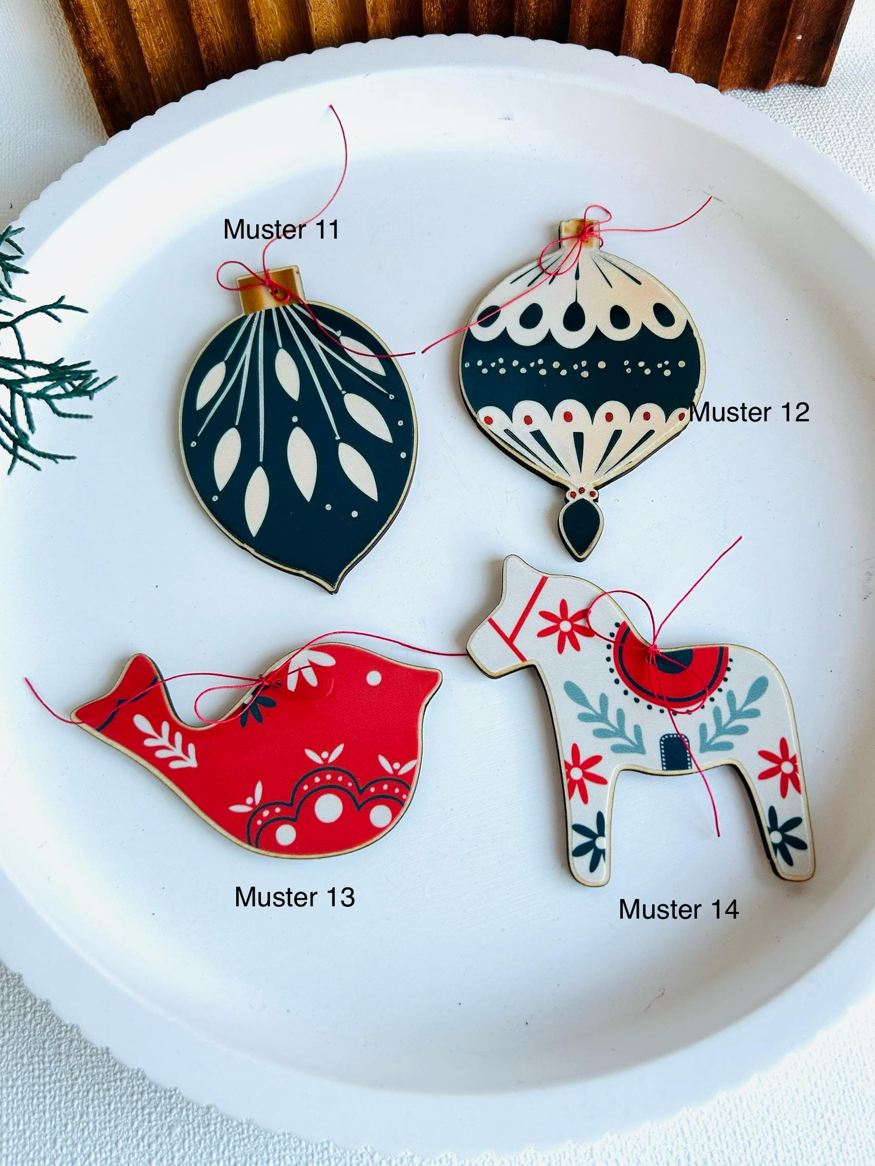 Holz Anhänger, Baumschmuck, Anhänger Weihnachtsbaum, Christbaumschmuck, personalisiert, Weihnachtsdeko, Gastgeschenk Weihnachten, Folk Art,